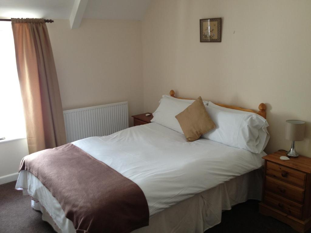 Drovers Arms Hotel Carmarthen Room photo